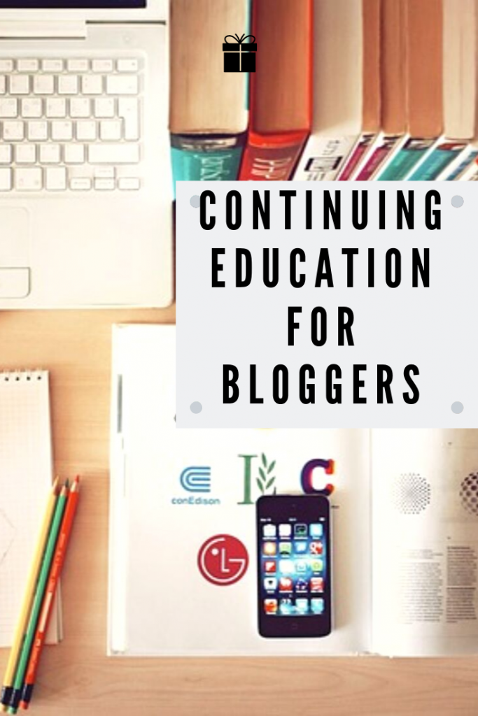 computer and educational materials to indicate continuing education classes for bloggers