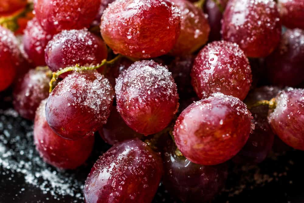 frosted grapes garnish