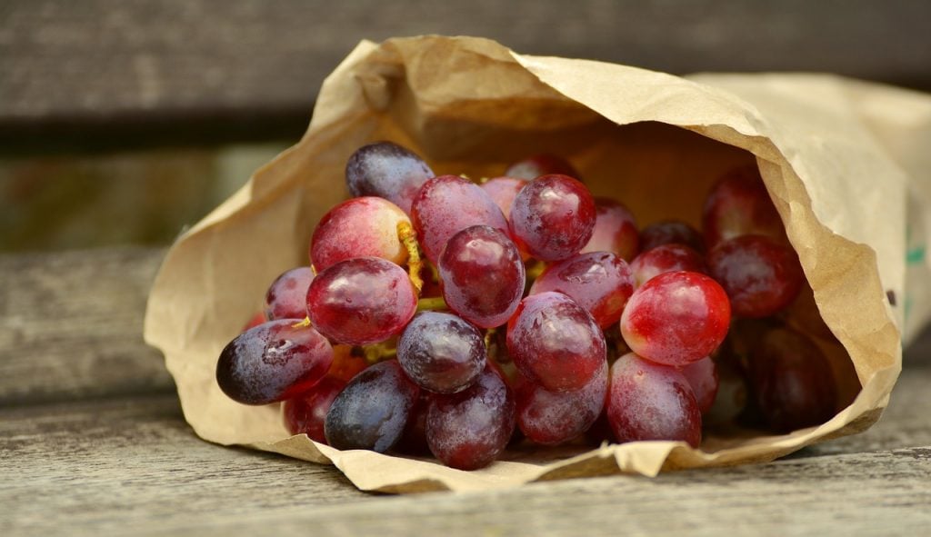 How to Make Frosted Grapes