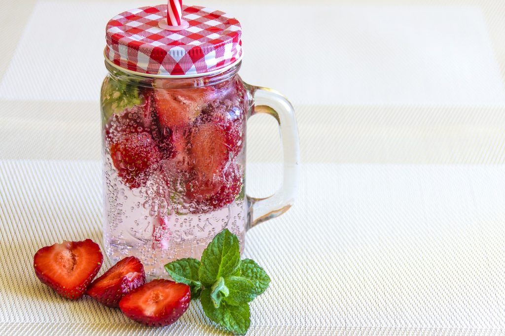 Strawberry Shortcake Jars and Healthier Outdoor Entertaining Tips