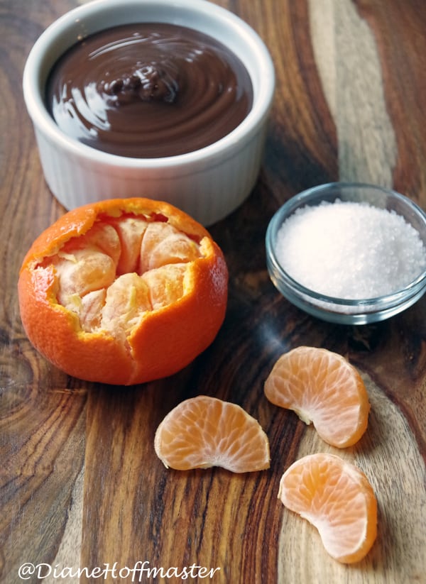 Chocolate Dipped Clementines make a healthy snack to satisfy your sweet tooth!