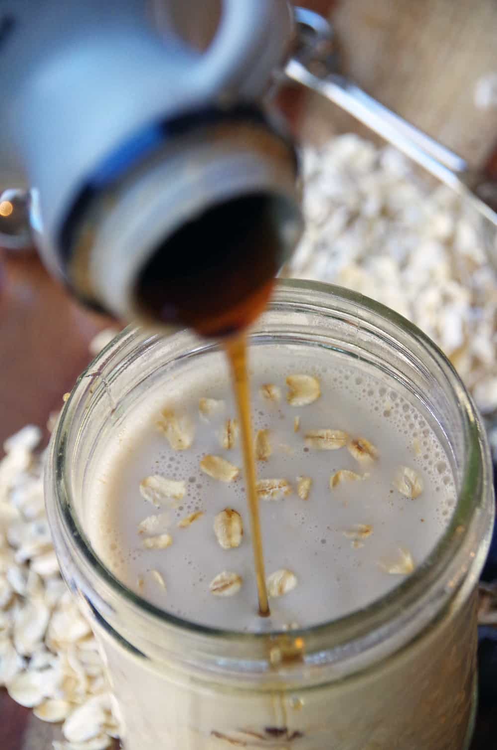 Easy Overnight Oats Recipe with Blueberries, Pecans and Flax