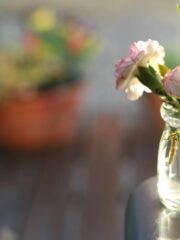 How to Make Flowers Last Longer Once You Cut Them