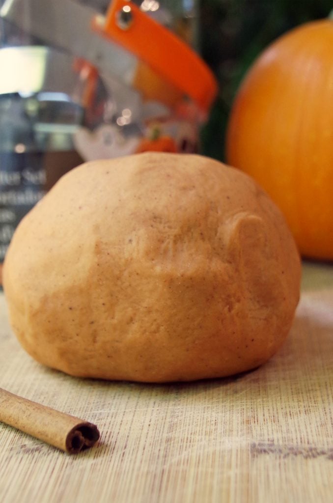 Pumpkin Spice Playdough Recipe