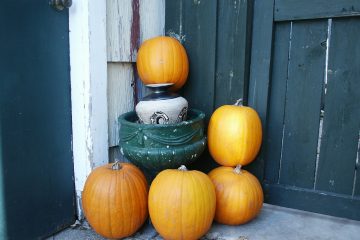 Fall Outdoor Decorating Ideas that Won’t Break the Bank
