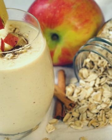 Looking for a new smoothie recipe? This healthy cinnamon apple smoothie recipe is a healthy breakfast recipe that is delicious and satisfying.