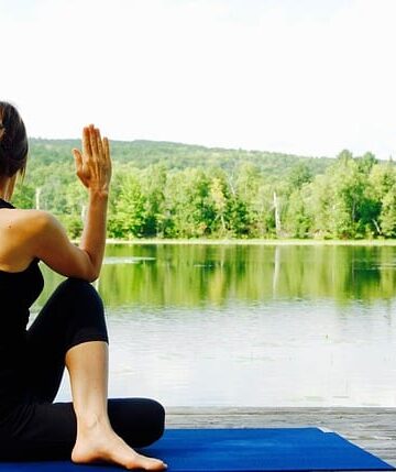 Looking for outdoor workout routines? Try yoga at the park!