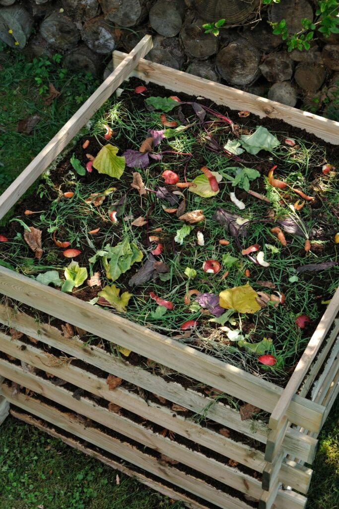 DIY compost bin